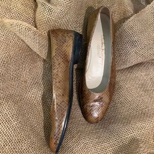 Salvatore Ferragamo snake skin flats. Size 6 1/2 B